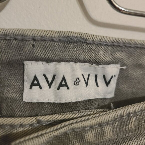 Ava & Viv | Women's Black Acid Washed Distressed Skinny Jeans (Size 14W) - Picture 2 of 15